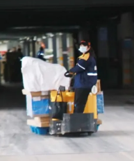 德邦快遞加強(qiáng)電動(dòng)液壓搬運(yùn)車(chē)操作的安全管理工作