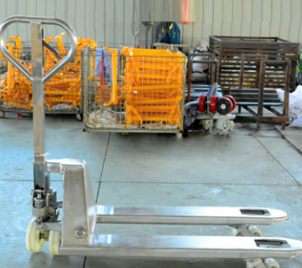 辦公樓改裝的倉(cāng)庫(kù)適合使用什么類型的搬運(yùn)車